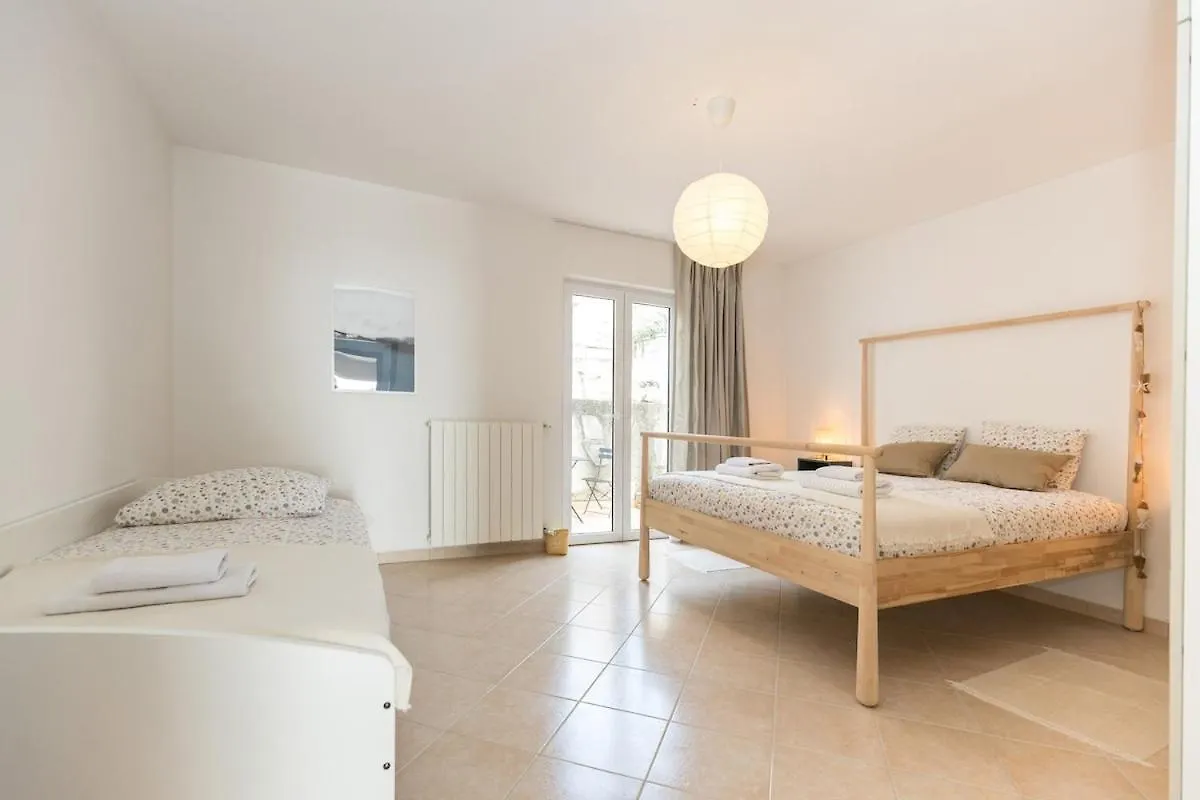 Apartment Mara, Duga Uvala Istria Segotici 0*,  Croatia